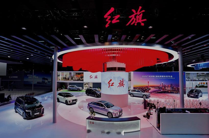 红旗宣布品牌焕新！形成三大子品牌架构：红旗、红旗天工、红旗金葵花。红旗传承母品牌