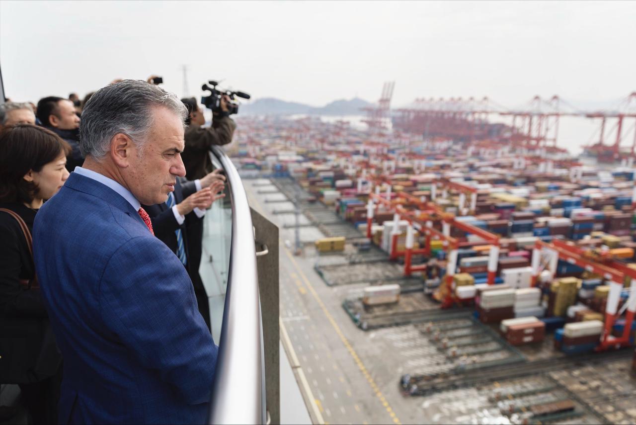 乌拉圭总统奥尔西是真的被“震撼”到了，他在社交媒体上发布两句感慨，第一句是“中国