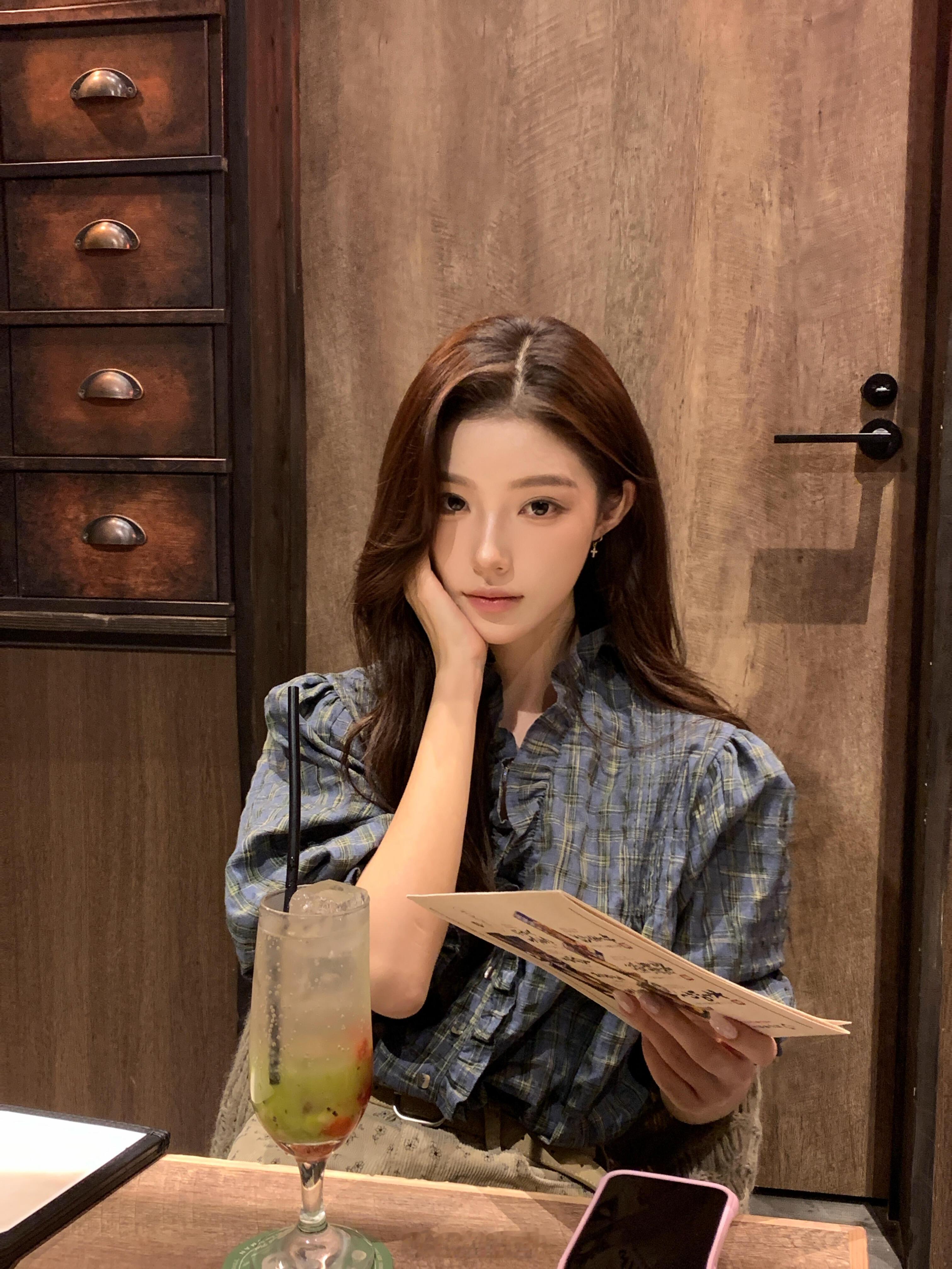 她是那种棉麻质地的潘白雪