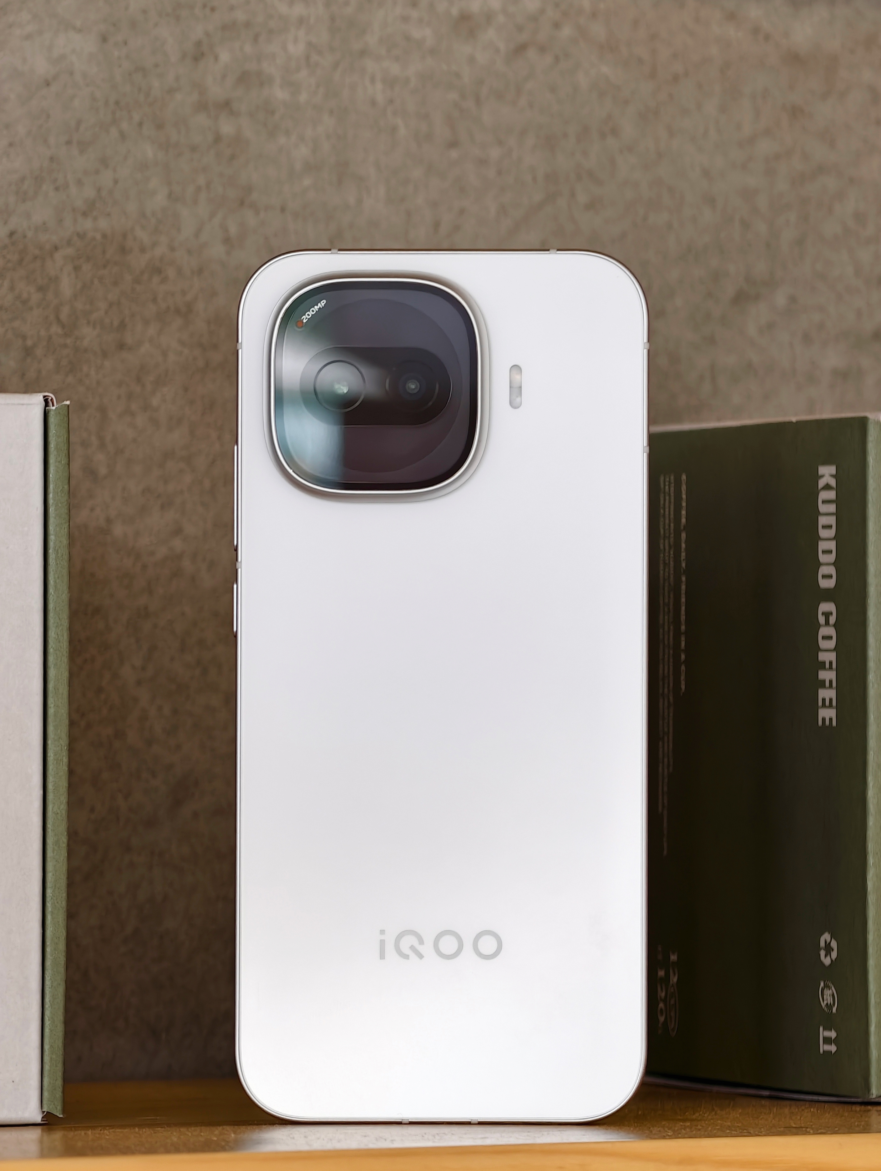 iQOO Z11 Turbo 天光白出来喝杯咖啡，随便开个箱～ 