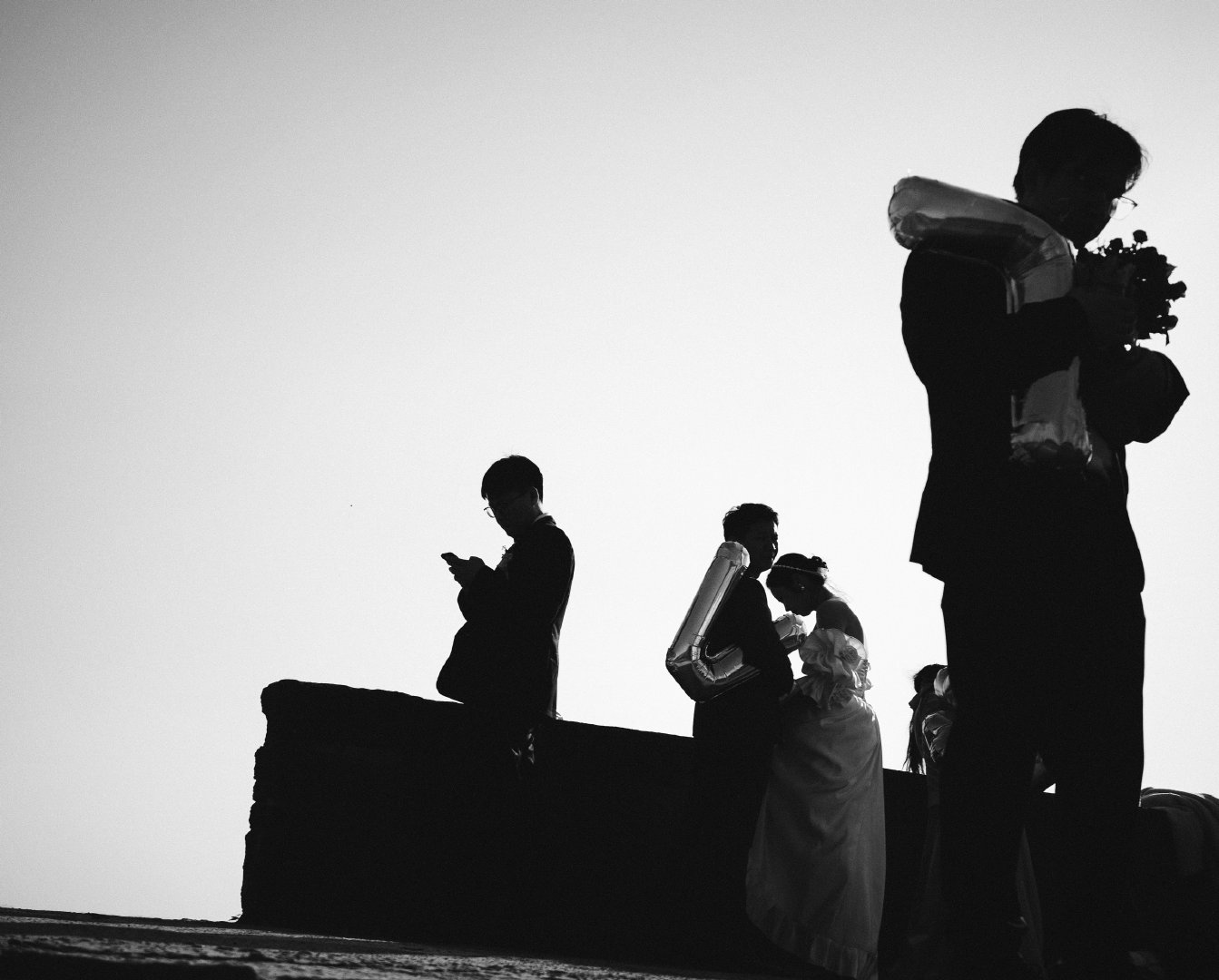 我长存着人格上的缺陷，总是错误地表达着一堆没人需要的真诚。丨大张伟 