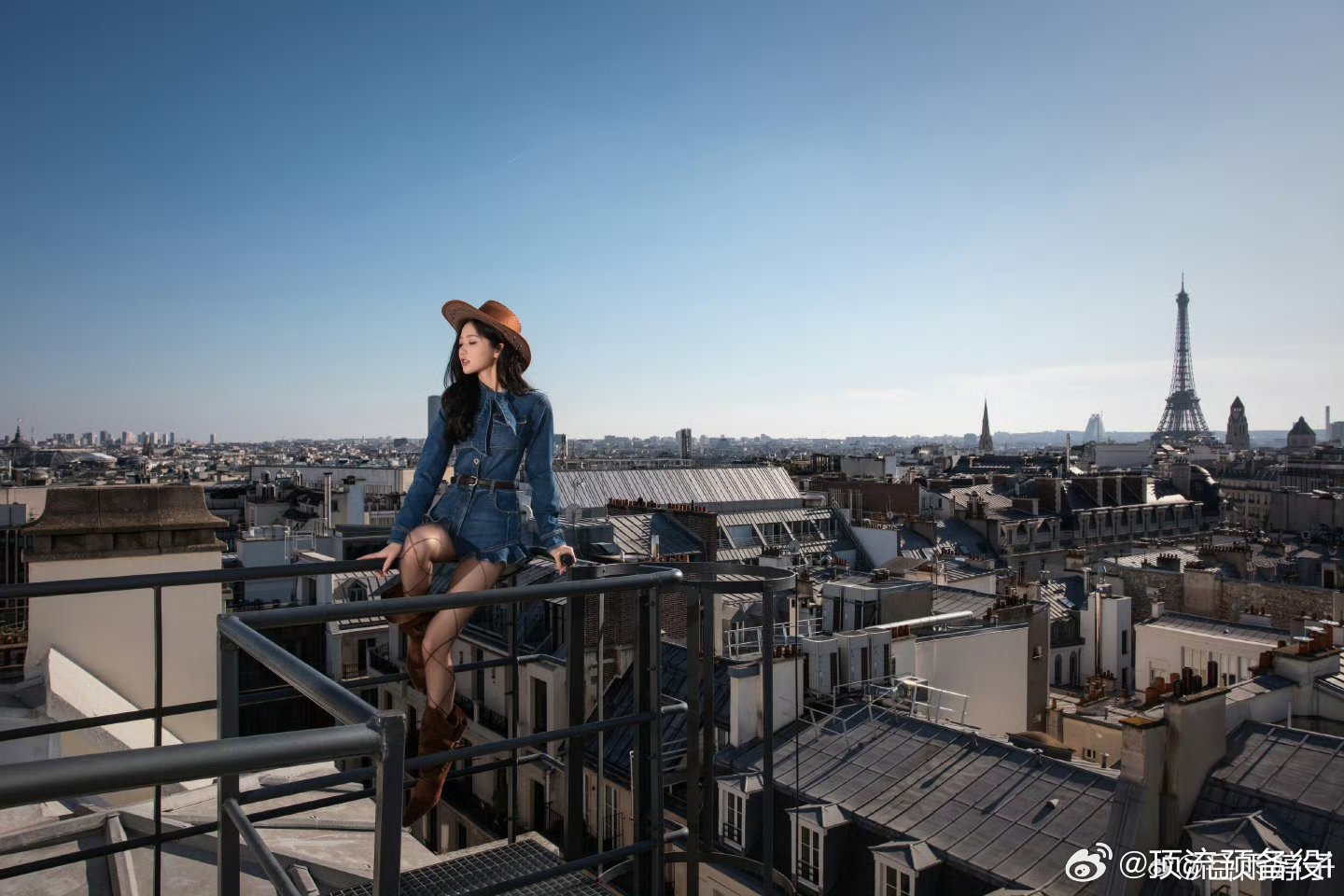 岳雨婷时装周出片质量牛仔风挺漂亮的呀，大家多一点包容，有不足的地方指出来肯定会听