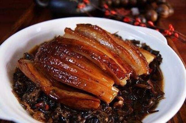 徐文长无意间创造出干菜焖肉，这道经典美食的诞生竟源自一次偶然中的灵感吗？
156