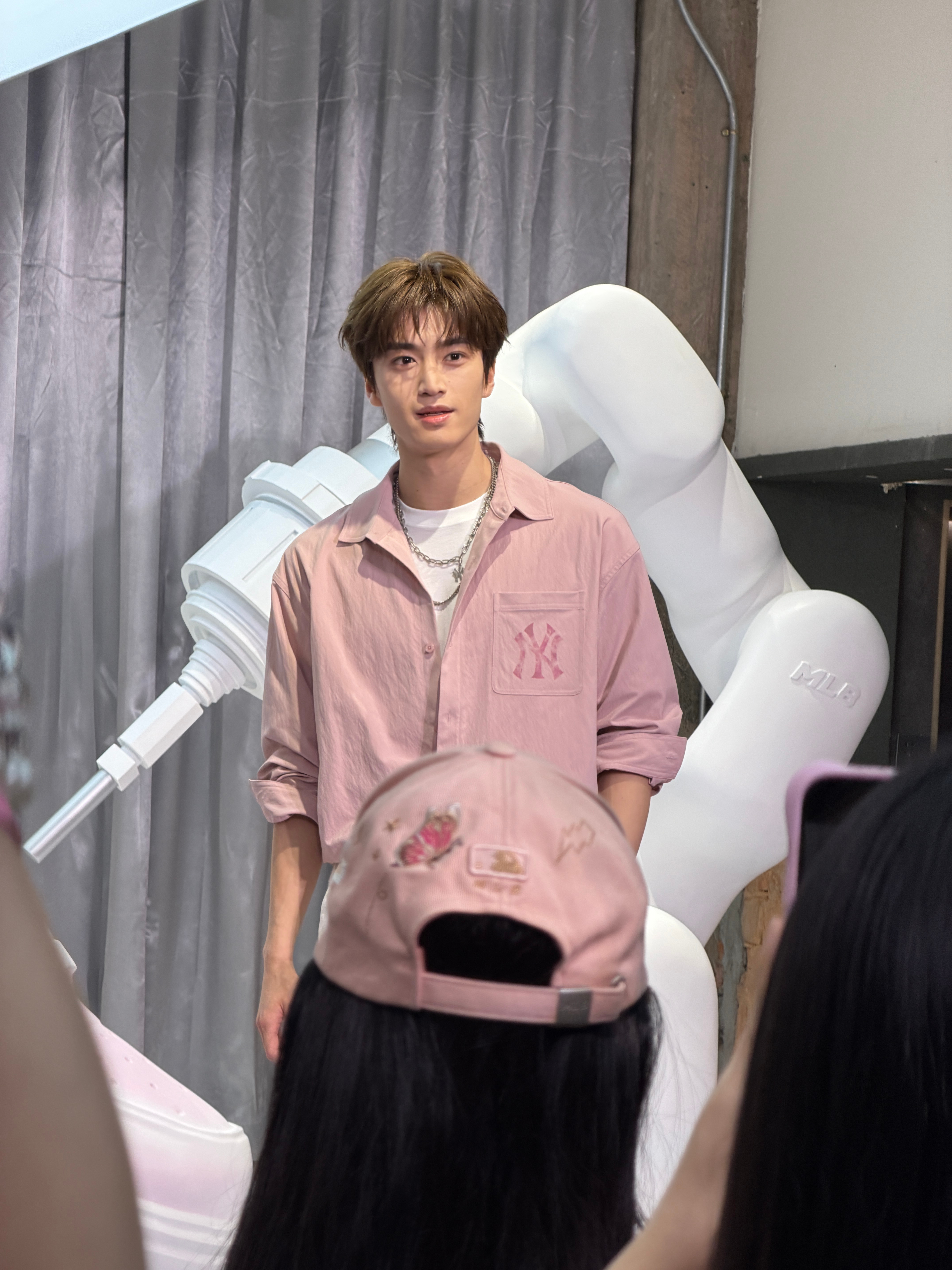 张康乐粤语饭撒 张康乐说粤语太犯规啦。尤其是那个“想唔想我”，问完还笑，这谁顶得