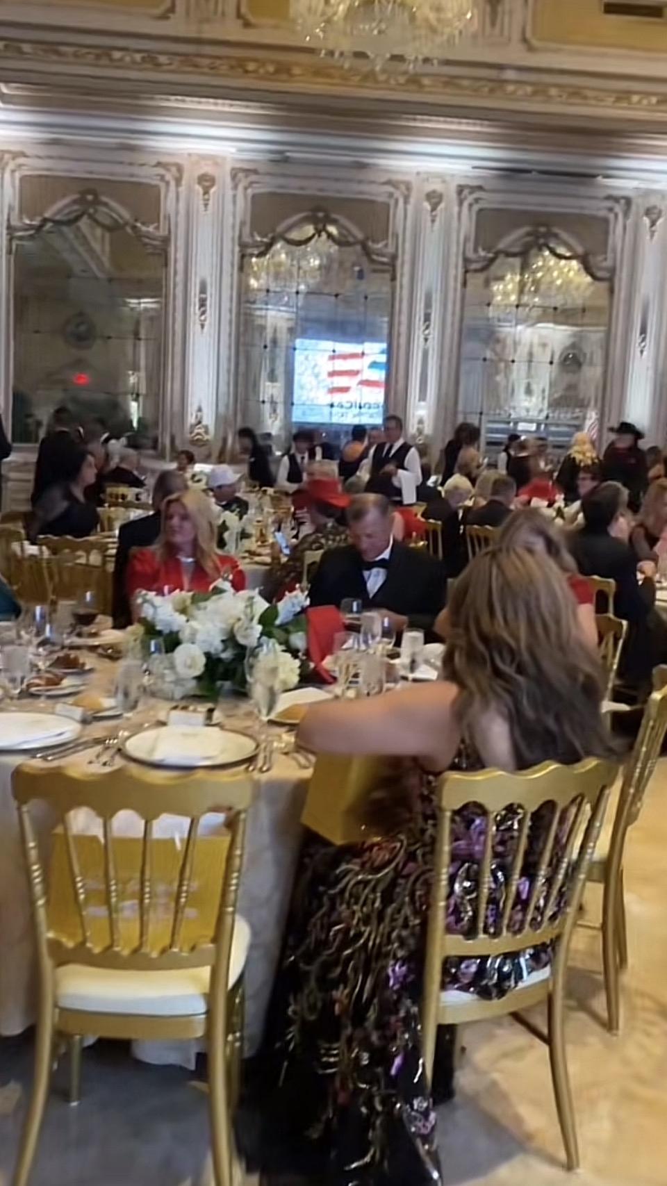 优雅晚宴，美食与美酒相伴，尽享奢华时光。