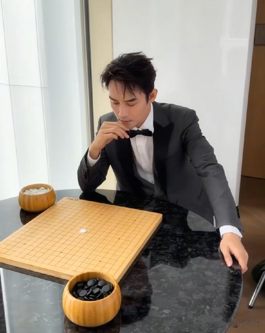演员，王凯，
他稳重成熟，不张扬的一位男演员！