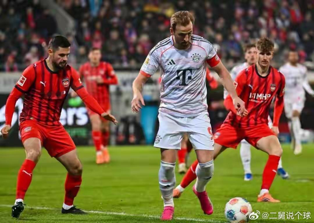 4-0惨案！凯恩78场造100球创纪录 拜仁领跑德甲德甲第15轮上演一边倒对决，