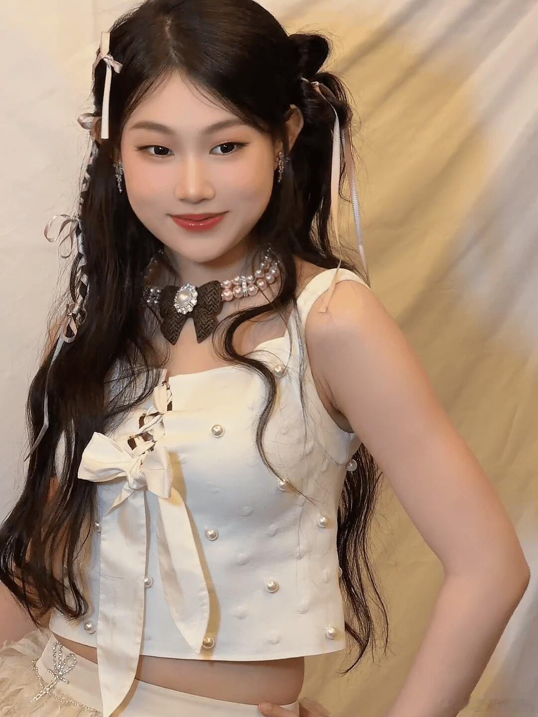 披荆斩棘直播这波父女联动太有看点了，沈佳润来给小沈阳把关初舞台曲目，很好奇年轻女