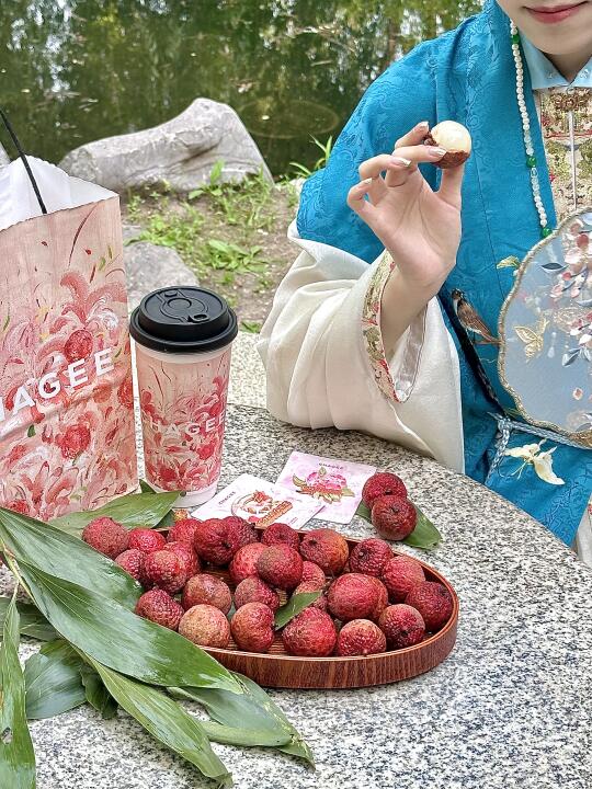 离开姬姐谁还宠我当贵妃😭被这口新品惊艳了