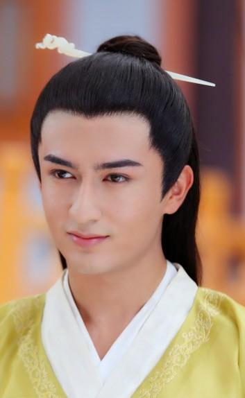 “他不是被杀的‘男宠’，而是被清算的‘制度代偿体’：张易之——武则天亲手造出、又