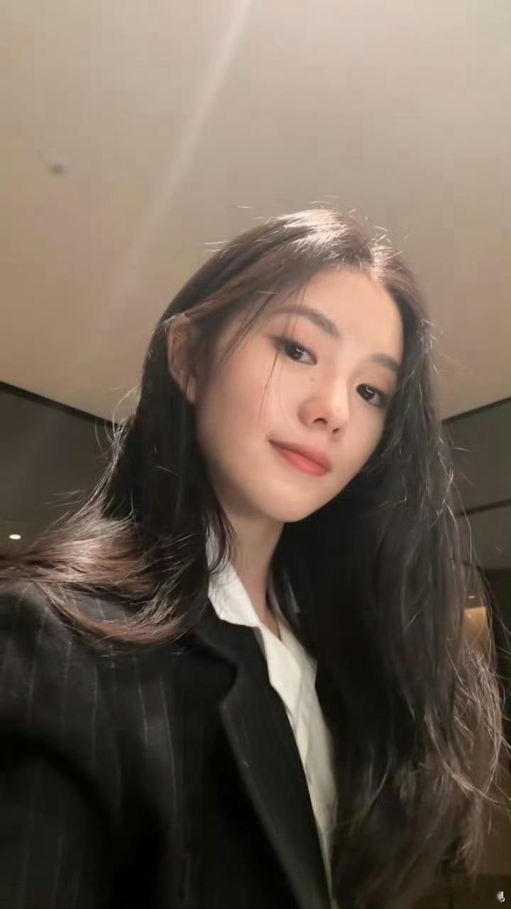 女娲毕设刘浩存 这谁这么有才，这么会说话，好会夸人。 