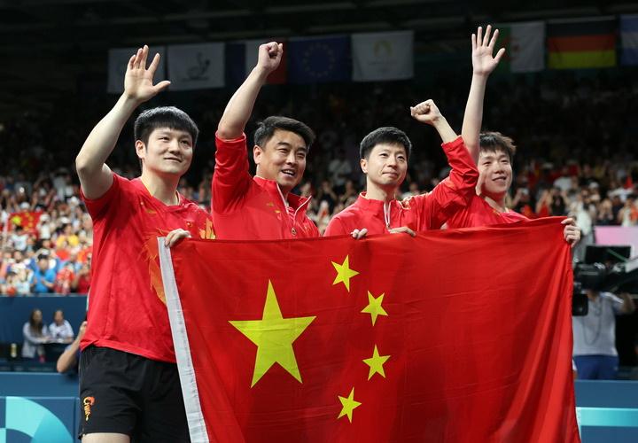 中国国家乒乓球队（国乒），被誉为中国的"国球"，是世界体坛最具统治力的队伍之一，