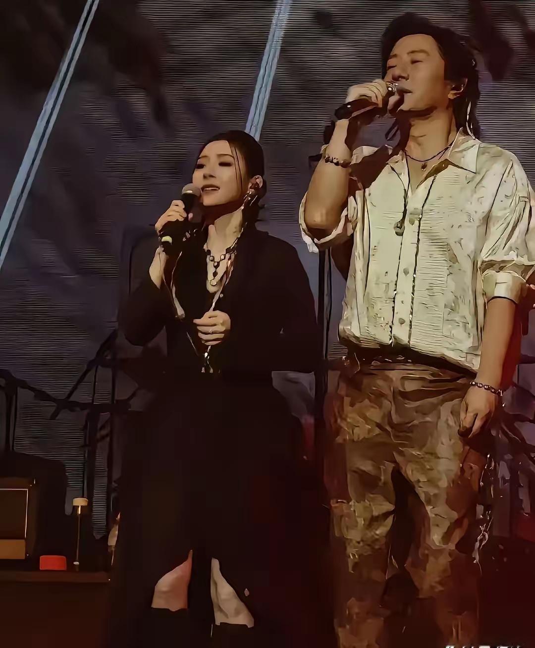 郑钧前妻生的女儿长得很美，现任妻子生的儿子，长得也太一般了，还没有普通人好看。