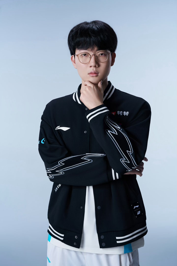 朴到贤viper  2026msi定妆照 这个也好帅！！向着冠军奖杯进发吧！