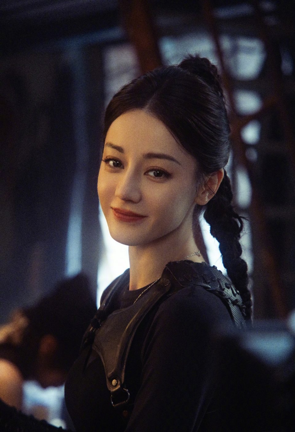 热巴的自律和敬业程度真的让人敬佩！为了精准塑造聂九罗战斗时兼具力量与轻盈的体态，