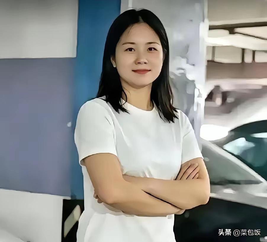 人长的挺带劲，可是怎么会办出这样的事情呢？不仅自己成了焦点，连累单位也成了焦点。