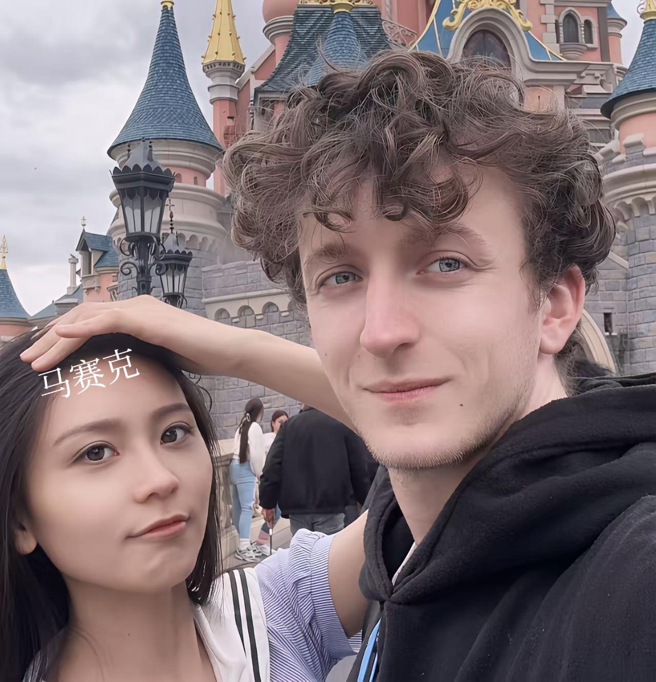 她说“和英国人谈恋爱好累”？？？
我只觉得一阵生理性不适，累？你累什么？你累的是