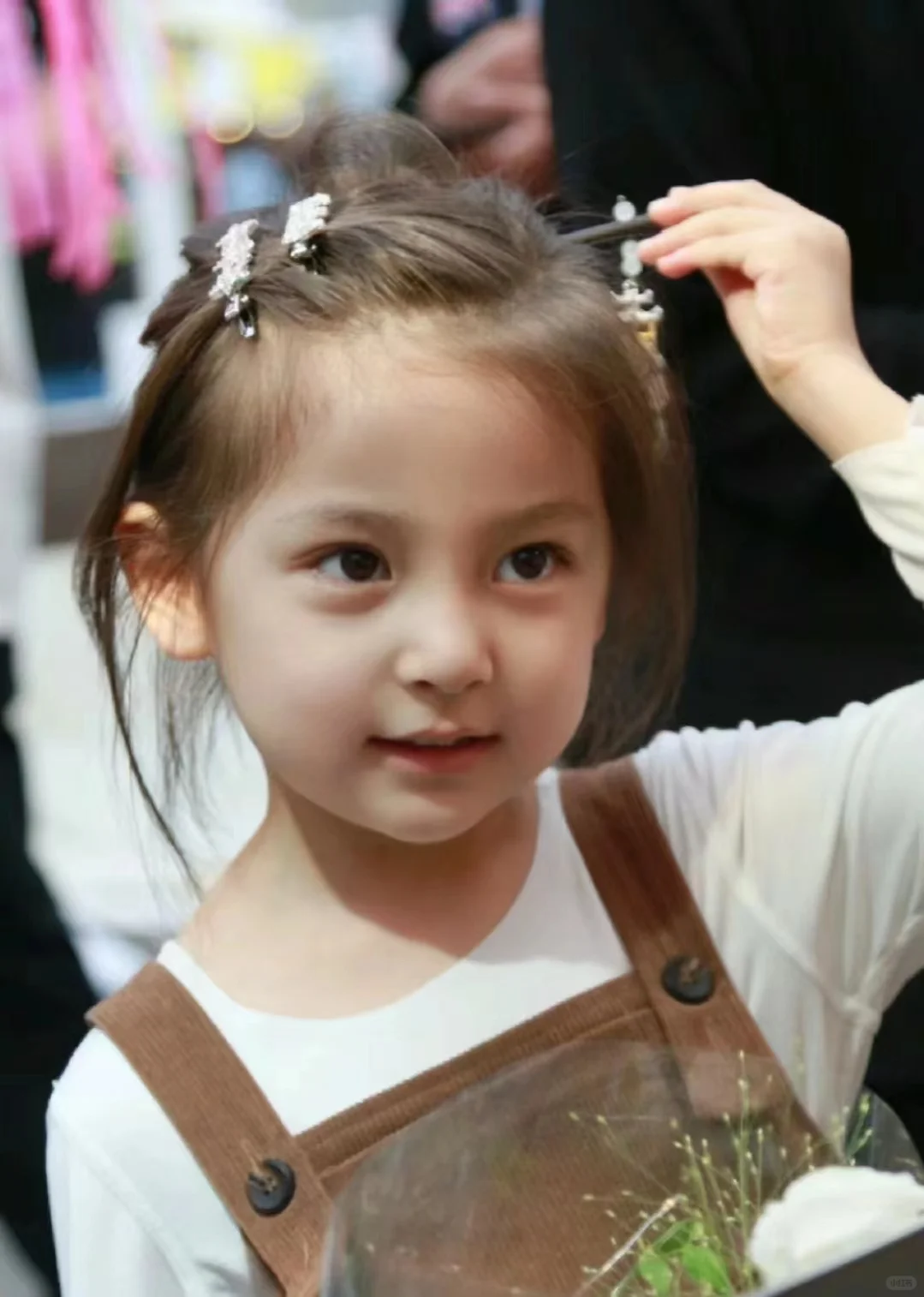 演黄亦玫女儿的小演员，长大还会漂亮吗？