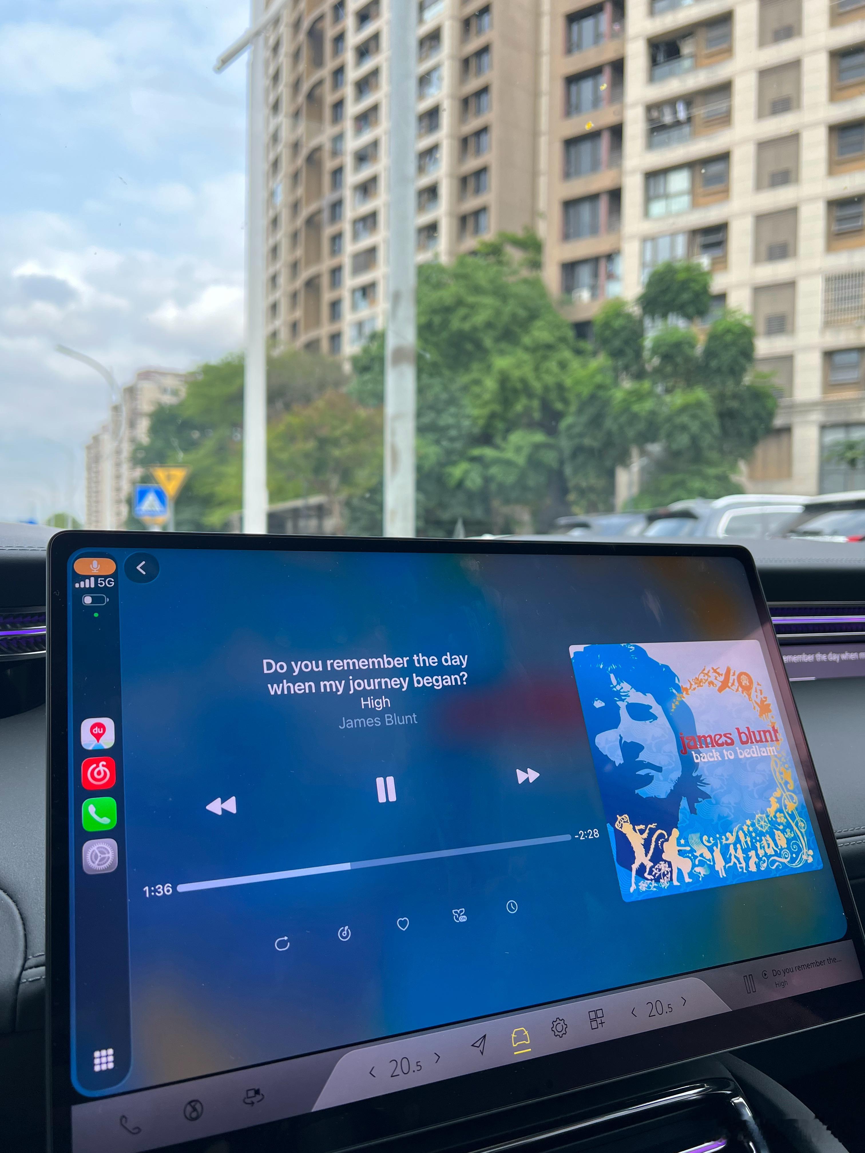 轻轻试下莲花For me，肯定要用自己的歌单选了James blunt的《Hig