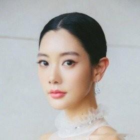 亚洲第一美离婚藏猛料！4100万豪宅说扔就扔，离婚一年才敢说？
 
刚刷着消息差