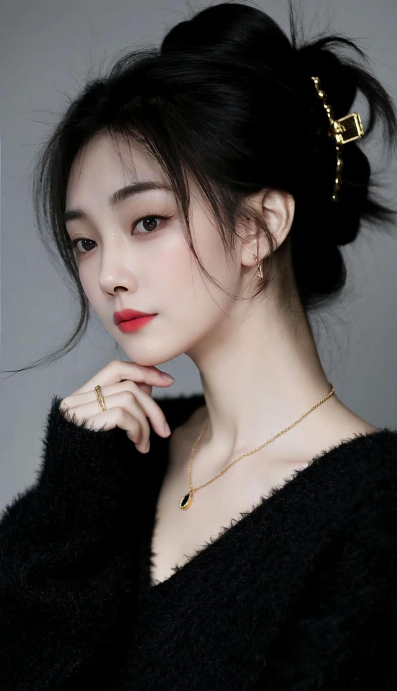 敬过往的莽撞与孤勇，也敬如今的通透与从容，愿往后岁岁，随心而行，安然自在。[啤酒