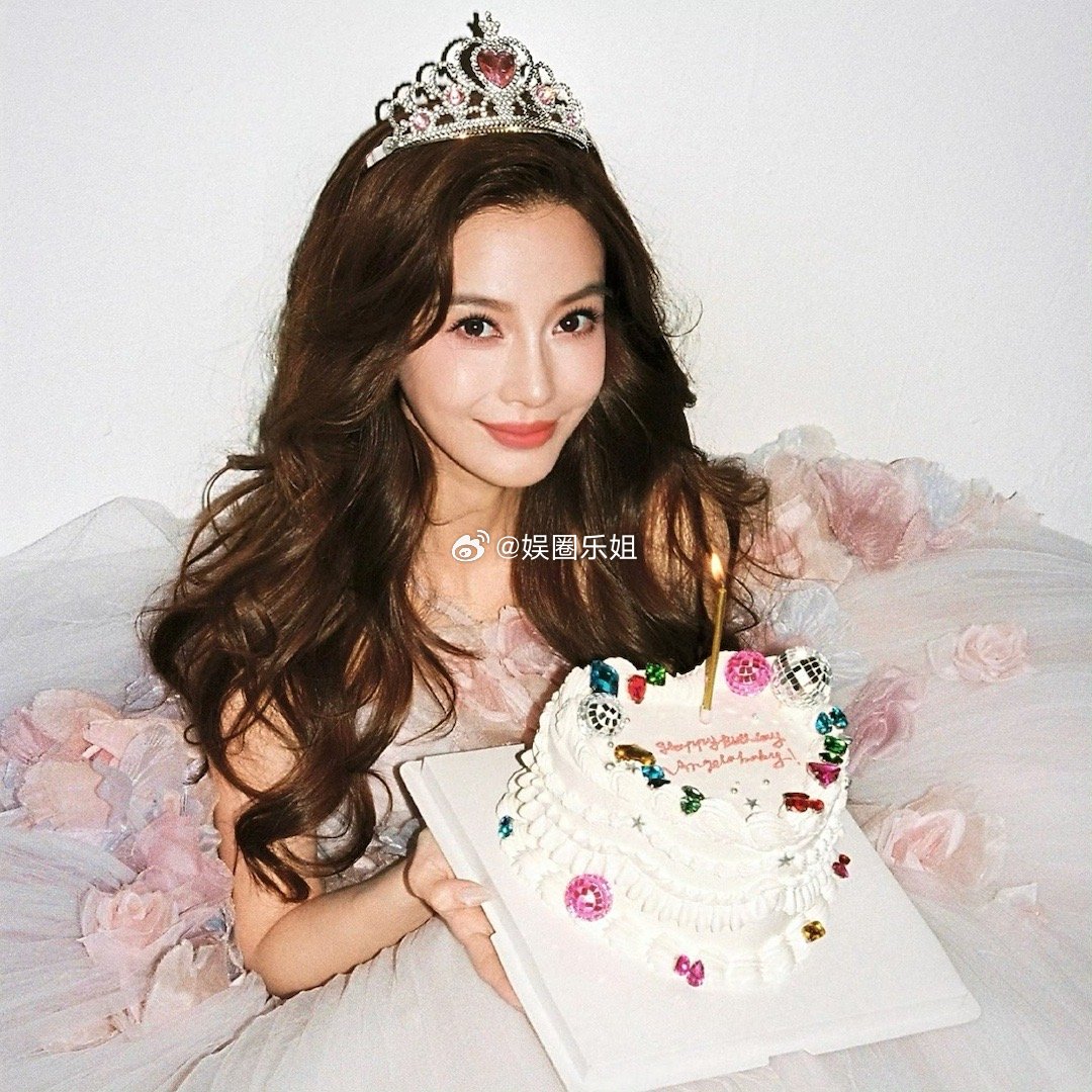 才37岁！但是依然25岁的容貌，生日快乐🎈颜值这一块这是天花板级别的！Ange
