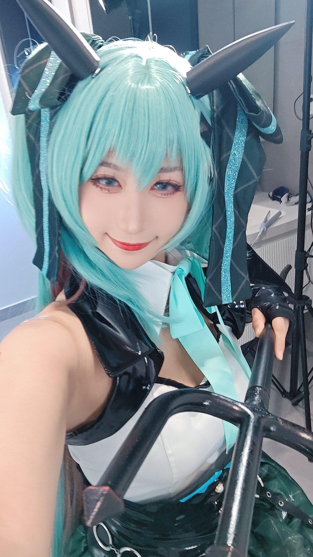 #日常分享##cos##初音未来##初音未来cos# Miku酱 小浣熊cos 