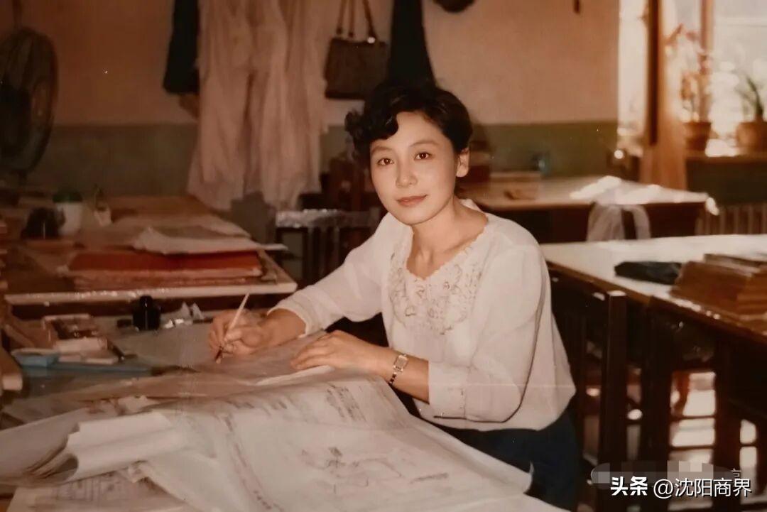 沈阳是中国战机发动机摇篮
早期的沈阳606所
都是手描制图
工作量大
费工费时