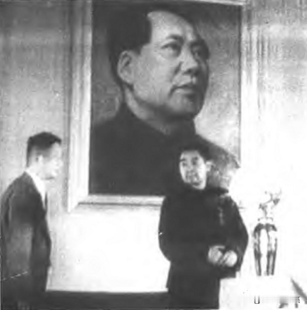 【周总理历史上的今天——5月17日】
1950年5月17日，北京市文联成立，周恩