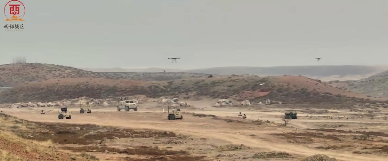天上无人机，地上无人战车，未来地面作战形态初步展现。