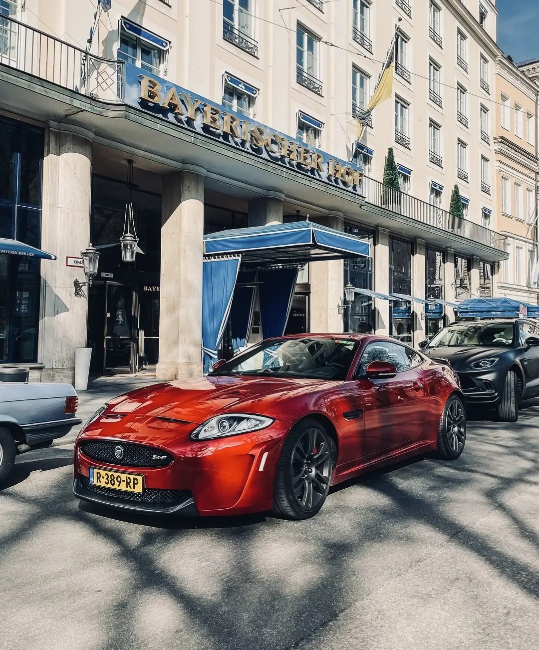 Jaguar XK V8，来自2011年。