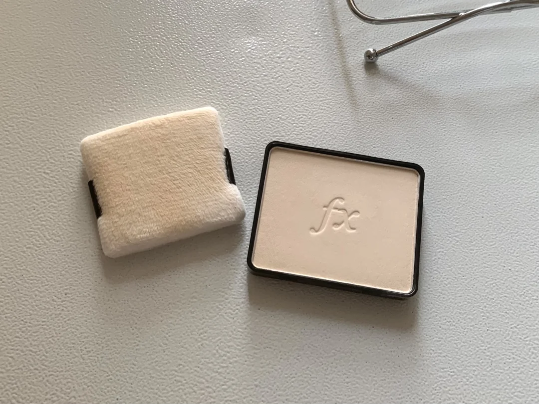目前用过最服帖的痘肌粉饼