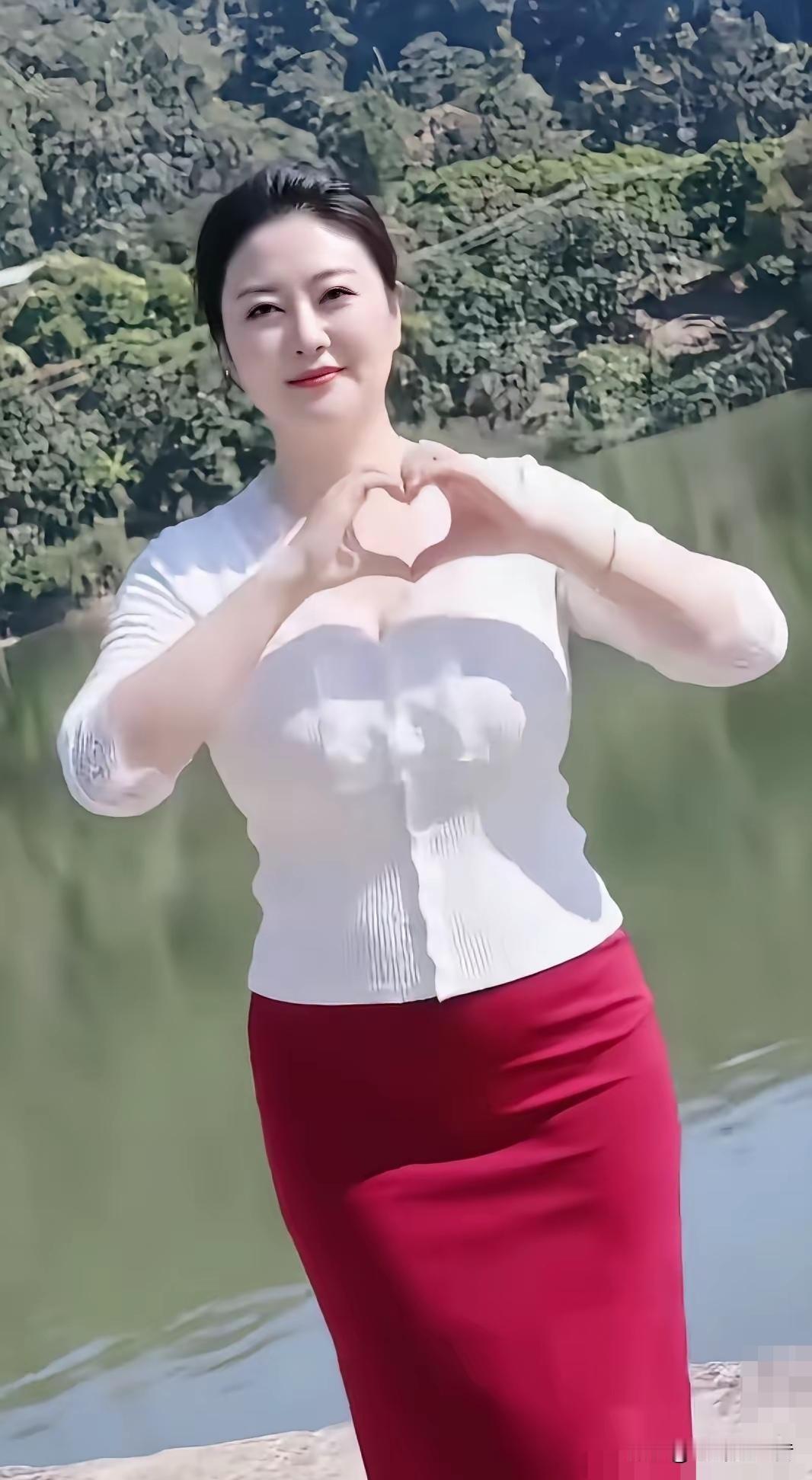 上联：江山不老。诚邀下联？