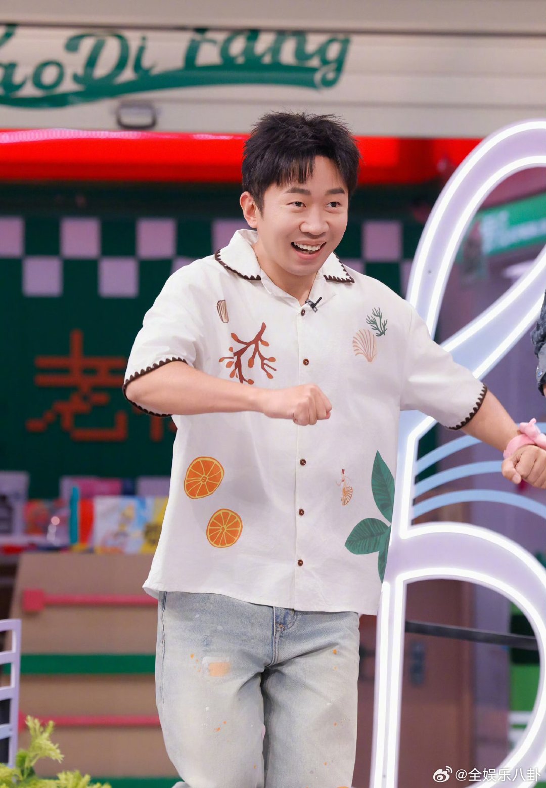 吴宣仪杨迪演短剧笑点太密了 你好星期六 好六这波短剧反转太惊喜，全员默认的CP直