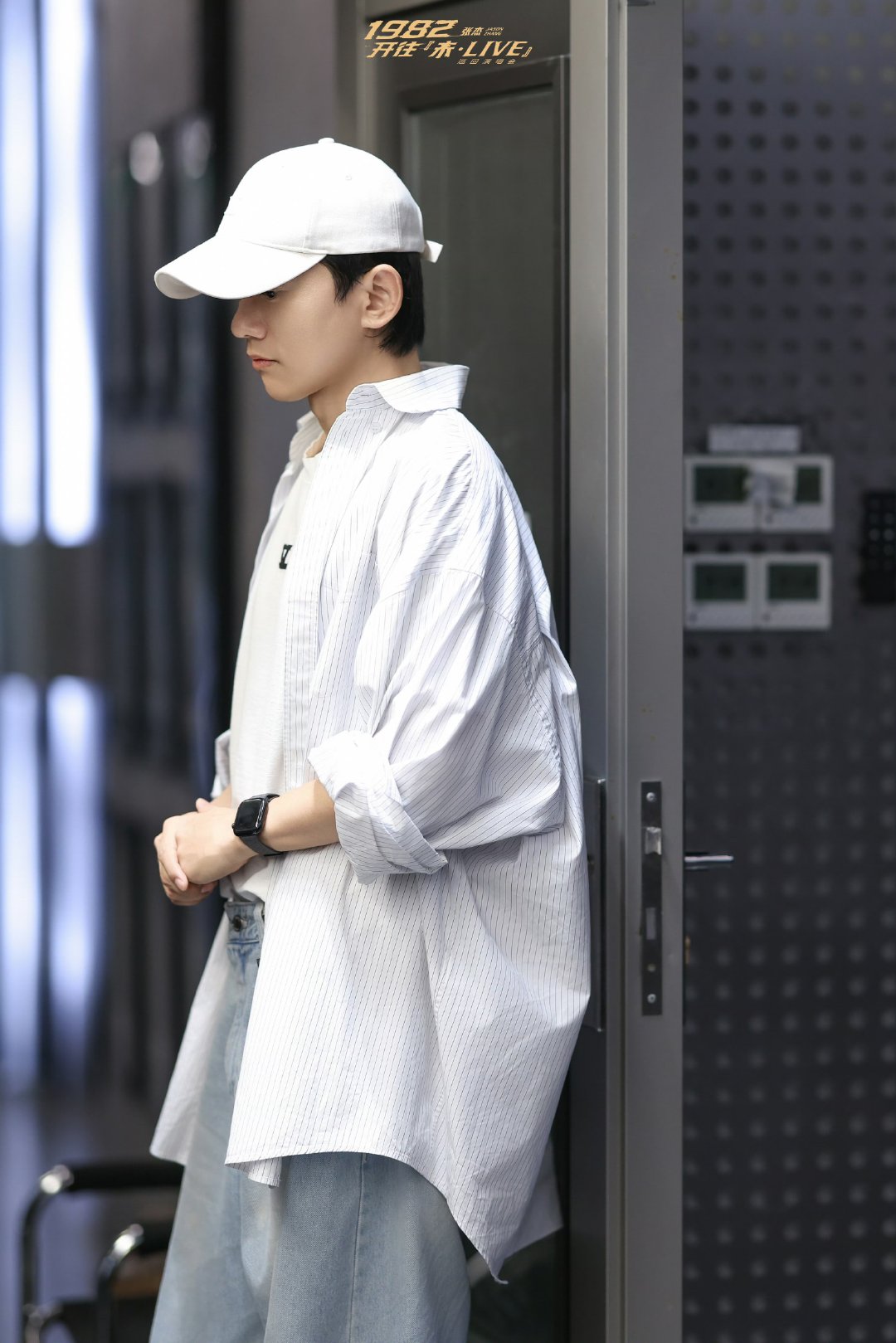 张杰连续三年打卡大莲花 张杰开启我们的全新旅程 张杰连续第三年打卡大莲花，熟悉的