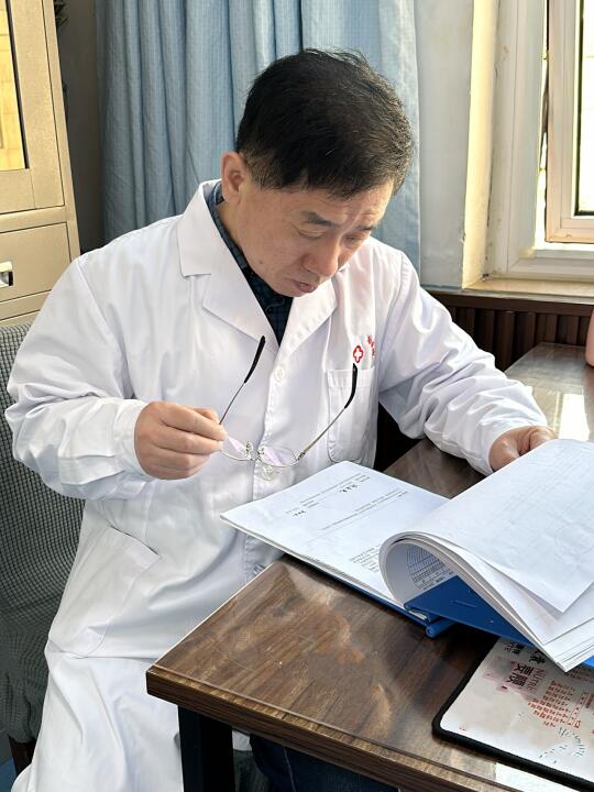 肝病科医生 从业30年 随便问！