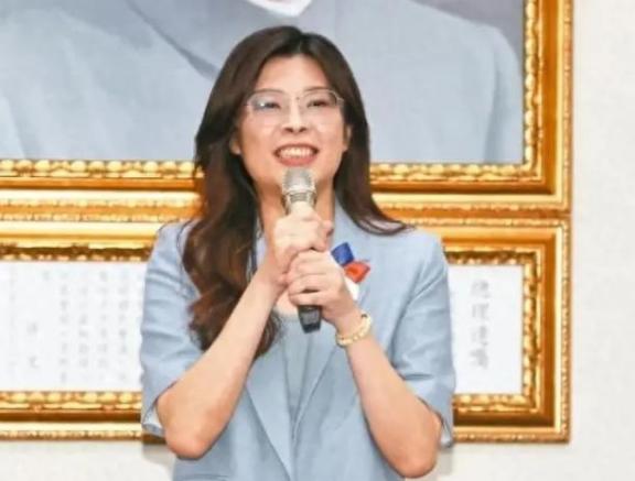 郑丽文谈台湾统一问题时表明，统一有两个条件。第一，要和平。第二，要台湾人“乐见”