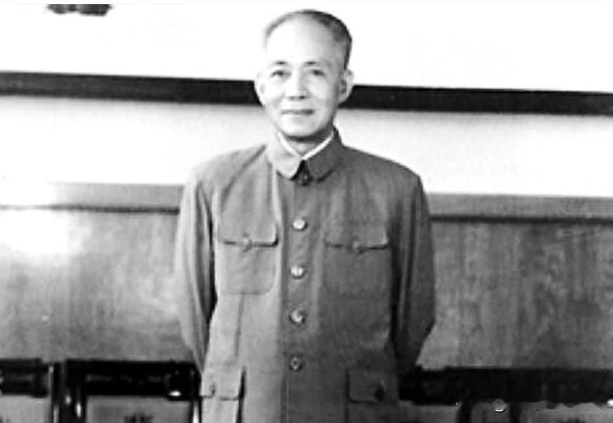 他38岁任上海市委第一书记，主政期间，为官清正、务实爱民、风骨正直、大局坦荡，奠