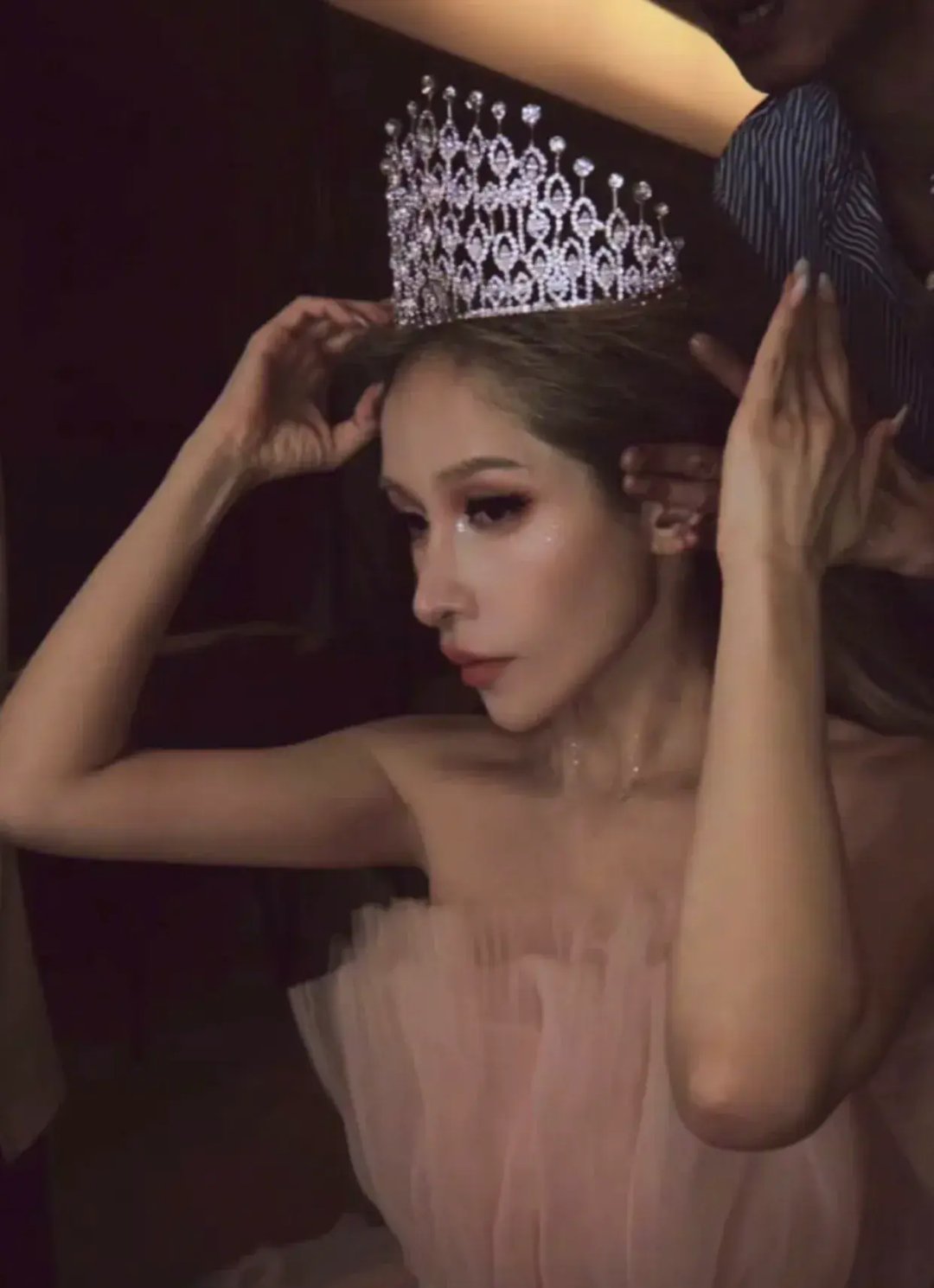 天后萧亚轩芭比造型美到不敢认，这次鼻子整的很完美！ ​​​