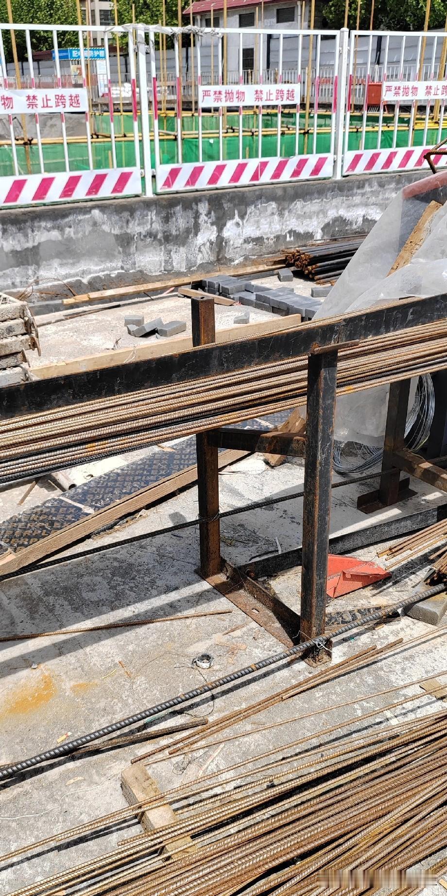 在工地上干活，我遇到过很多这样的老板，他明明解雇你了，他还不明说，给你留点念想，