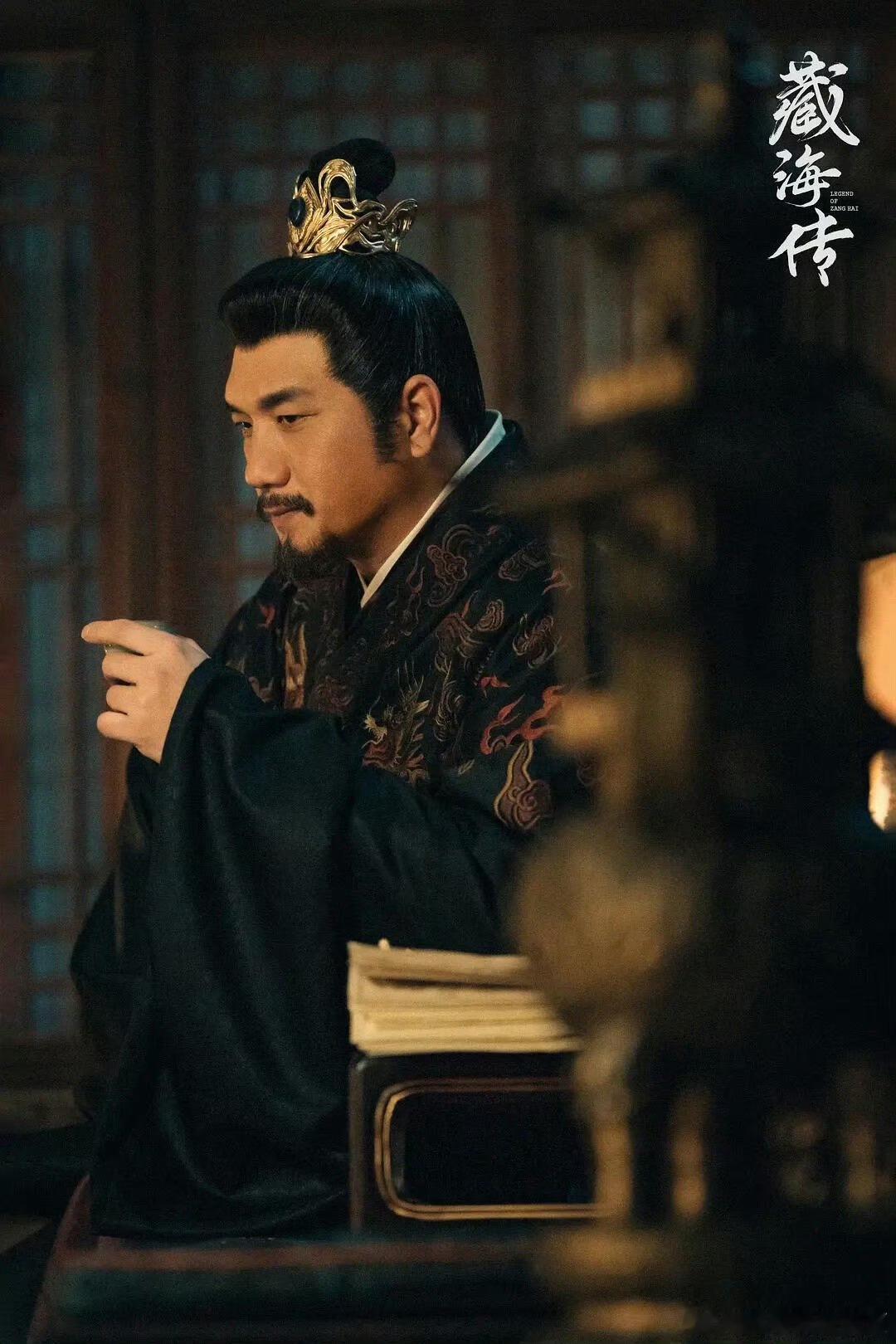 上海偶遇皮筋猴排队在嘛里乖乖排队的皮筋猴怎么这么可爱呢，和剧里的他完全是两个反差