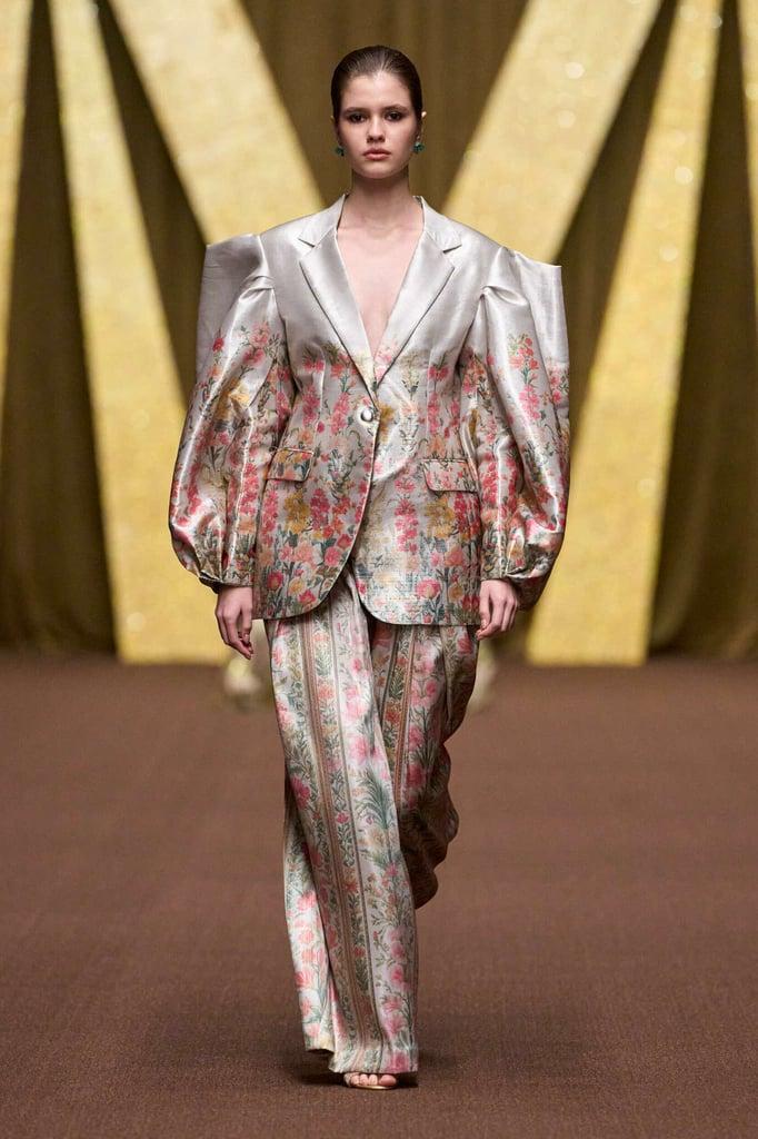 Manish Malhotra 2026秋冬高定系列，面料这块真是下了血本。天鹅