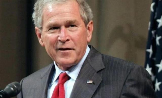 小布什在任时，解决了萨达姆，但来不及解决塔利班。奥巴马在任时，解决了卡扎菲，但仍