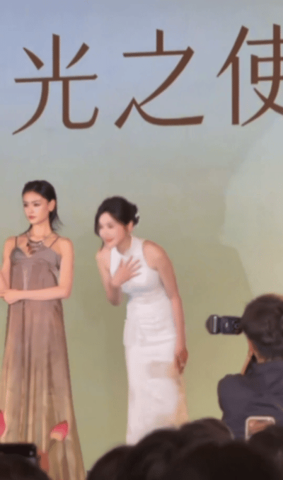 秦岚东方美人秦岚东方美惊艳时光的东方温柔力量，秦岚气质松弛又优雅，内敛沉静韵味悠