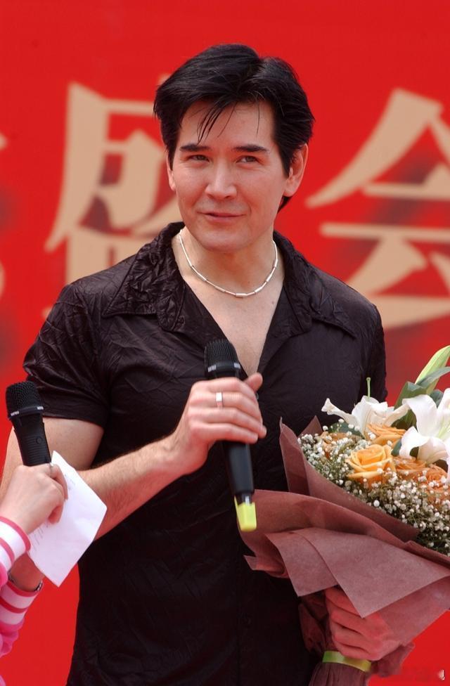 有一代红星费翔的粉丝吗？刚整理了他在各大媒体谈《冬天里的一把火》《西贡小姐》《画