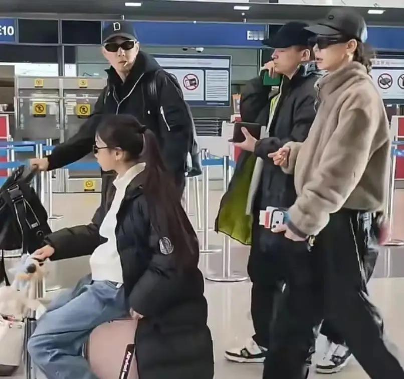 明星的娃儿咋都这么会长，个个都是肤白貌美大长腿。11岁lucky身高逼一米六，超