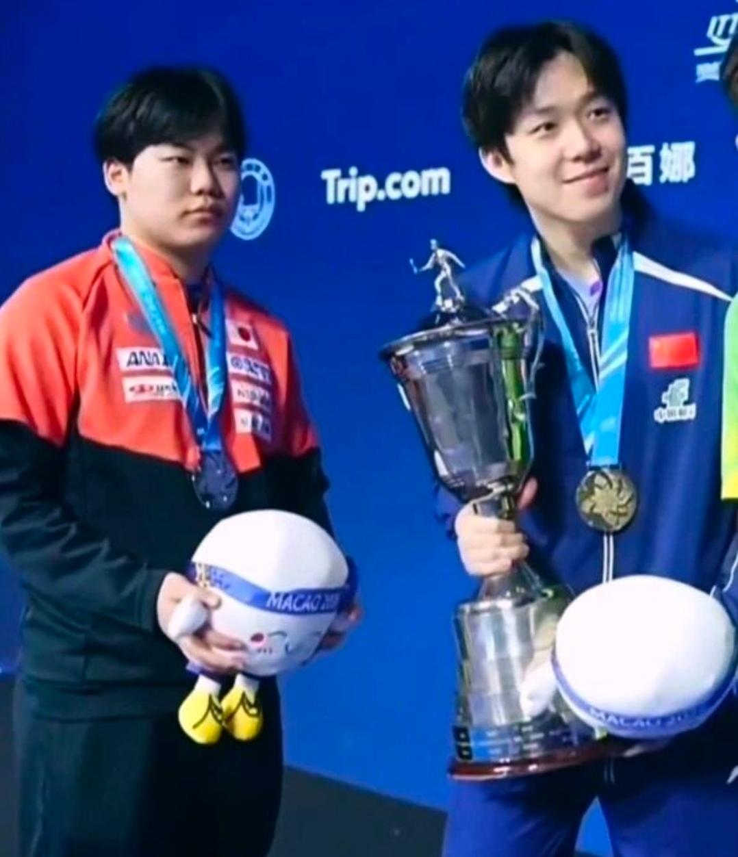输了球，别丢人

在刚刚结束的澳门世界杯男单冠军赛上，与王楚钦拼杀，获得亚军的日