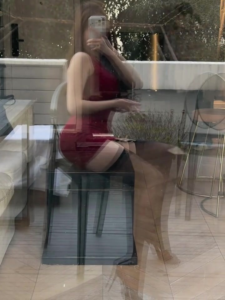 恋吗？现在几乎很少出轨了，最近也不怎么打人了 