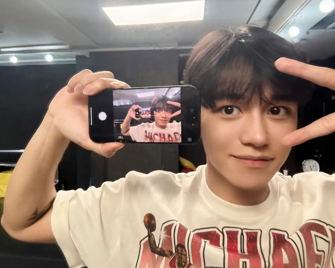 黄旭熙 可以爆料了吗谁能想到居然看到他跟sm解约😨所以可以爆料了吗是什么事情呀