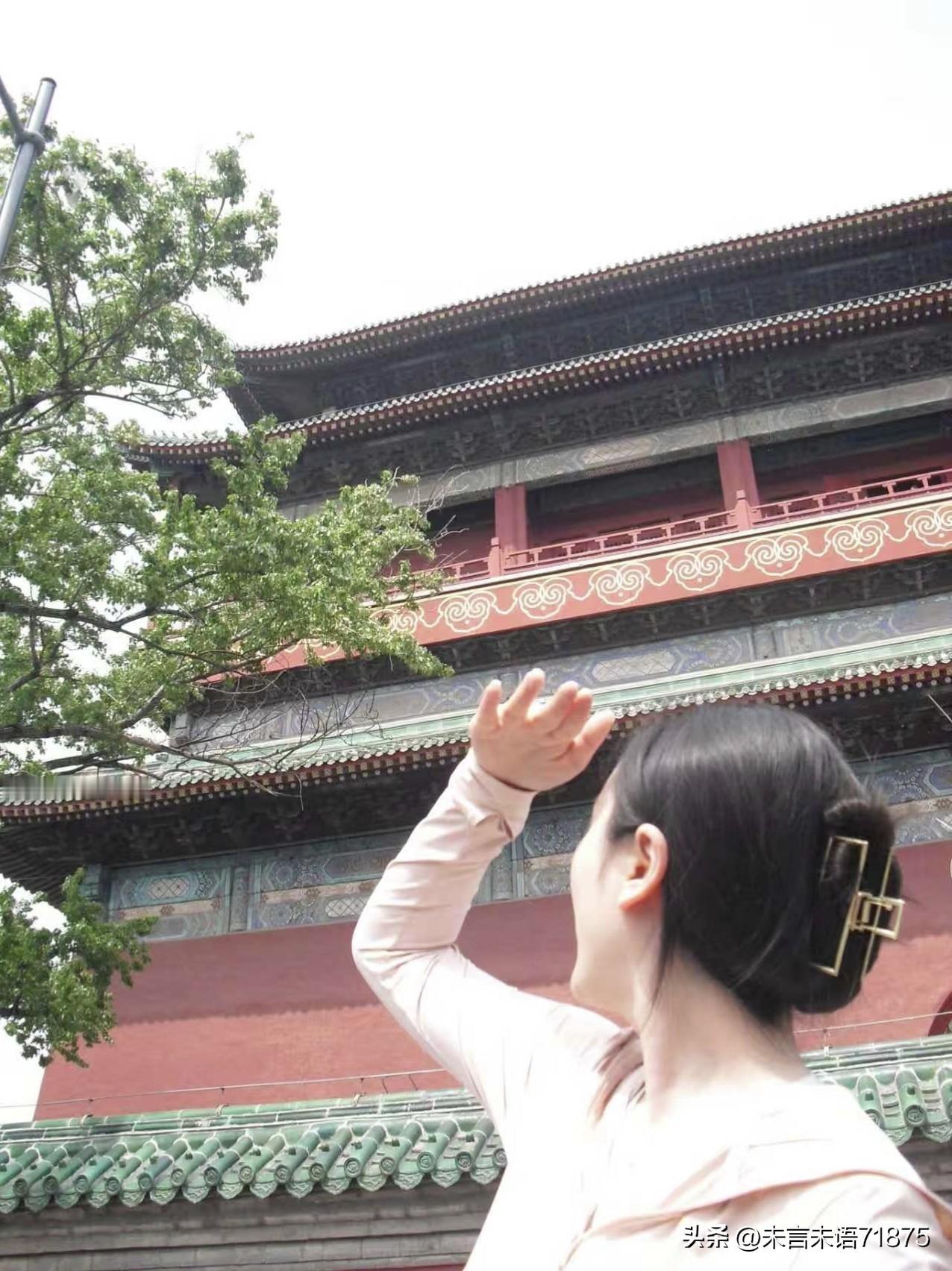 “虽然妈妈能接受你辞职，妈妈也知道你年轻漂亮，应该去闯一闯。你做的一切，妈妈都能